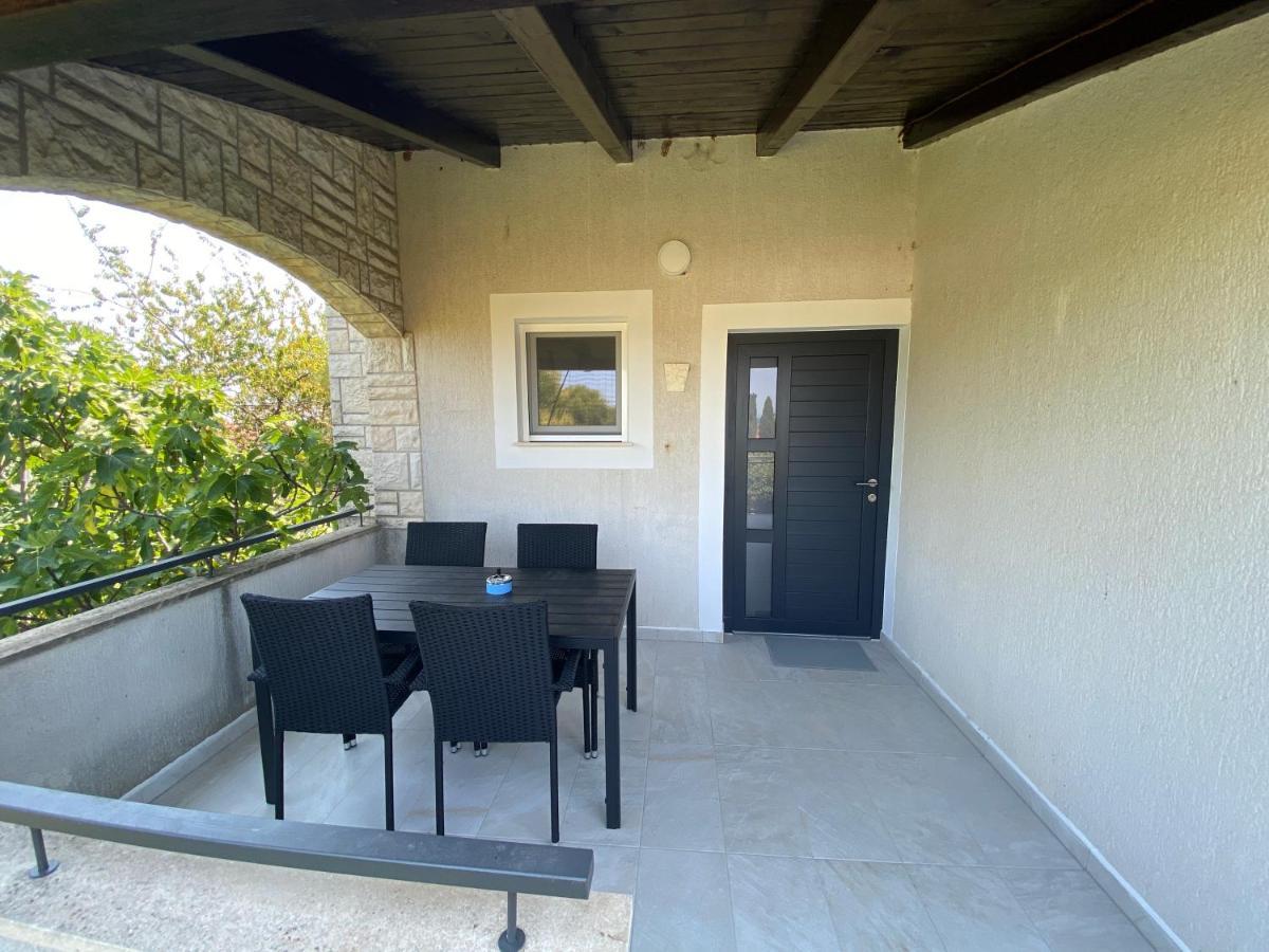Maris Apartamento Premantura Exterior foto